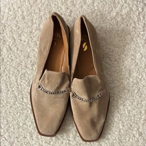 Elegant Tan Loafers with Chain Detail